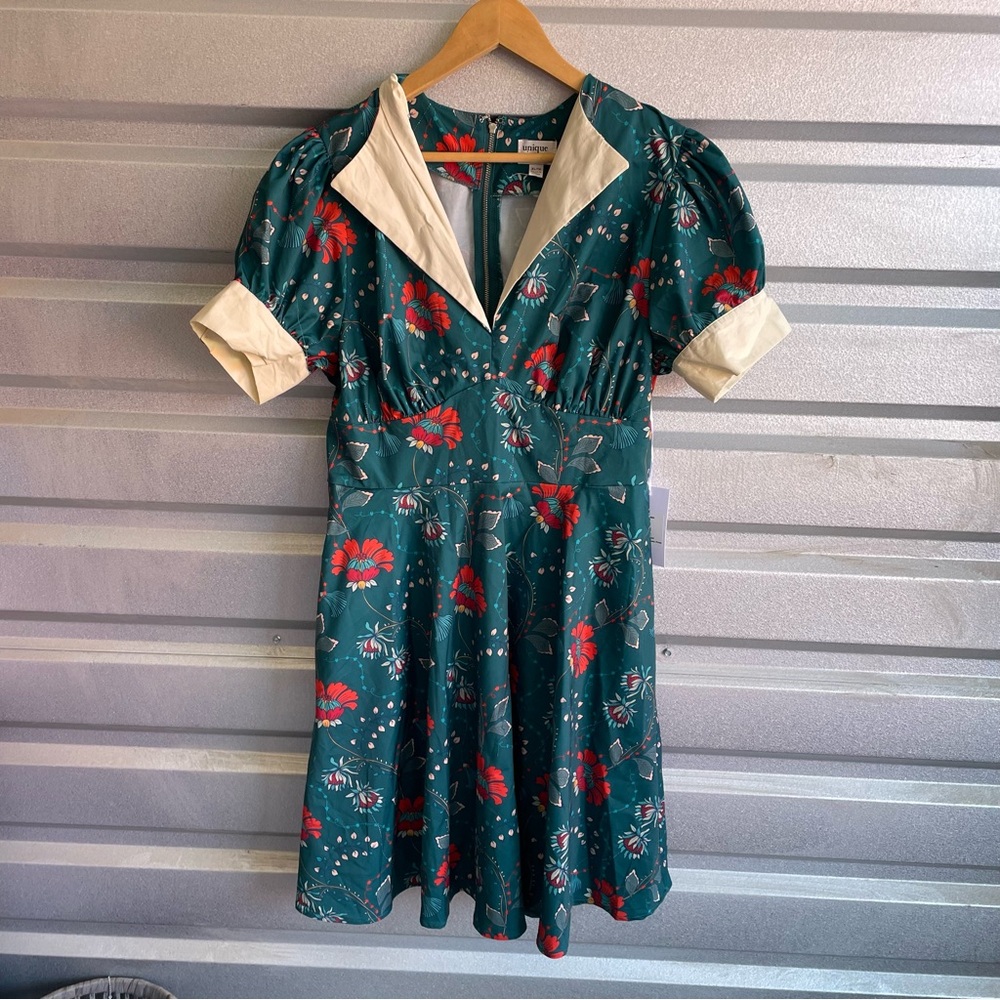 Unique Vintage NWT Teal & Red Floral Chain Print Swing Dress
